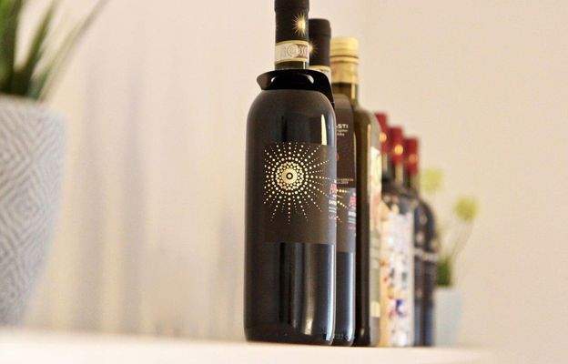 Vollausstattung mit Geschirr e