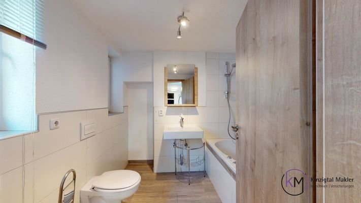 Bad-EG Altbau