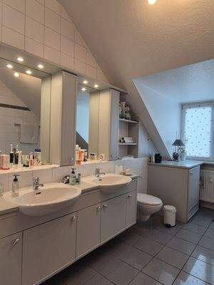 Großzügiges Tageslichtbad