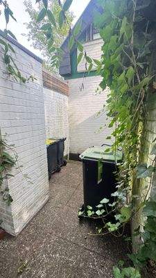 Platz für Mülltonnen 