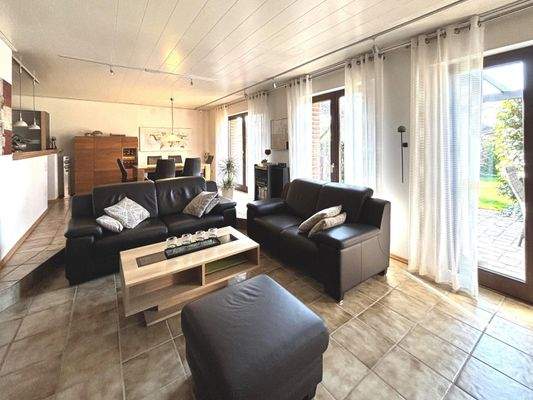 Offener Wohn- und Essbereich