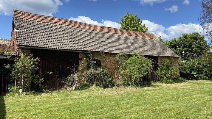 Scheune mit pot. Garagen