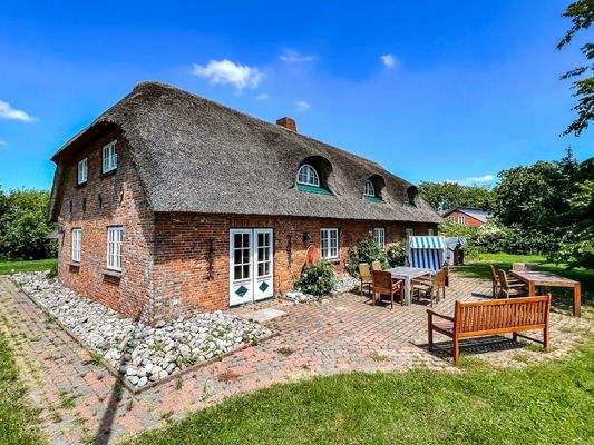 1. Traumhauftes Haus unter Reet - Terrasse