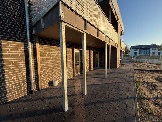 Terrasse EG rechts 2.jpeg