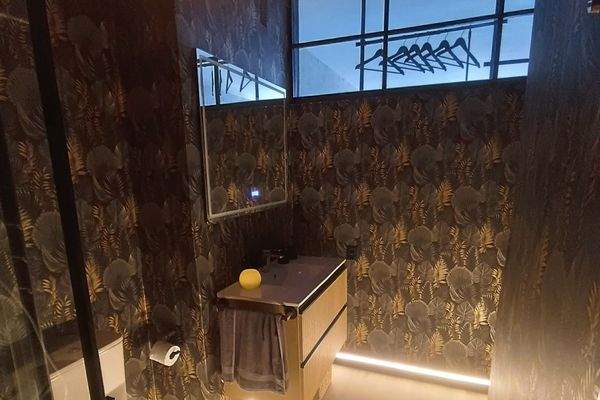 Frisch renoviertes Badezimmer 