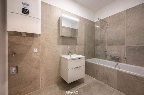 Badezimmer mit Wanne