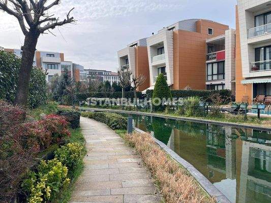 Duplex Apartment in a Complex Close to the Metro in Istanbul