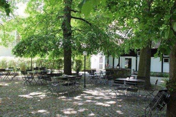 Idyllischer Biergarten 