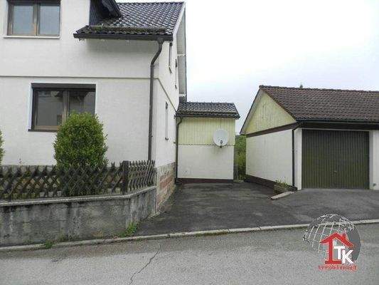 Stellplatz zwischen Haus u Gar