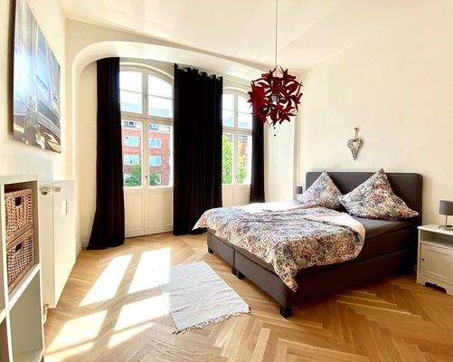 Großes Schlafzimmer