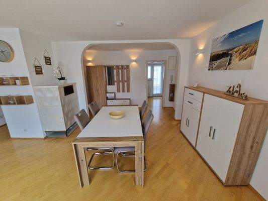 Wohnzimmer / Esstisch