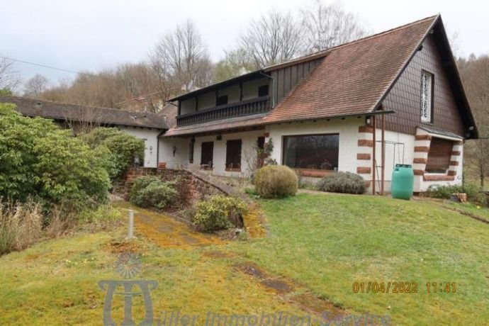 Repräsentatives Landhaus mit Fernblick in herrlicher Stadtrandlage von Homburg