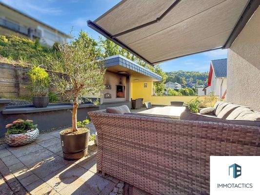 Terrasse hinter dem Haus