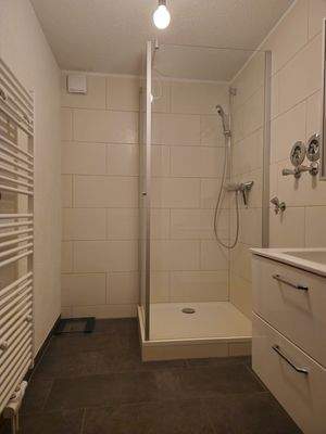 Badezimmer EG links