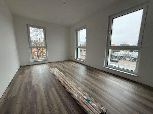 Weiteres lichtdurchflutetes Zimmer