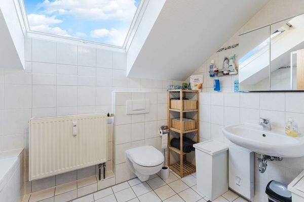 Teilansicht Badezimmer 