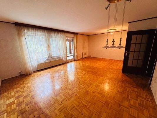 EG - Wohnzimmer mit Wintergarten