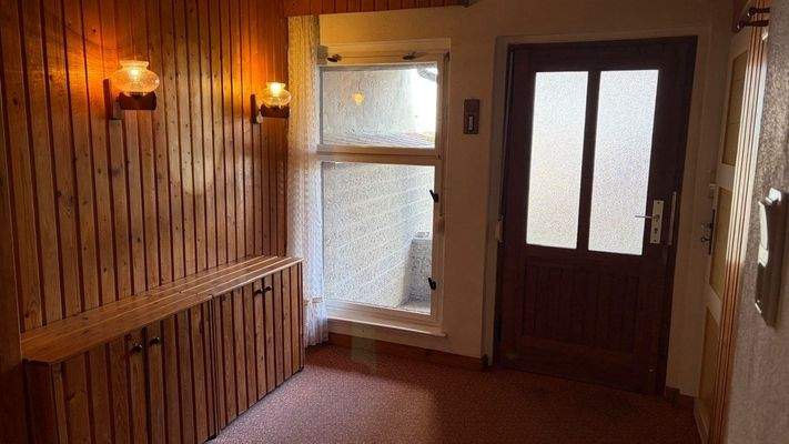 Flur mit Zugang zum Außenbereich