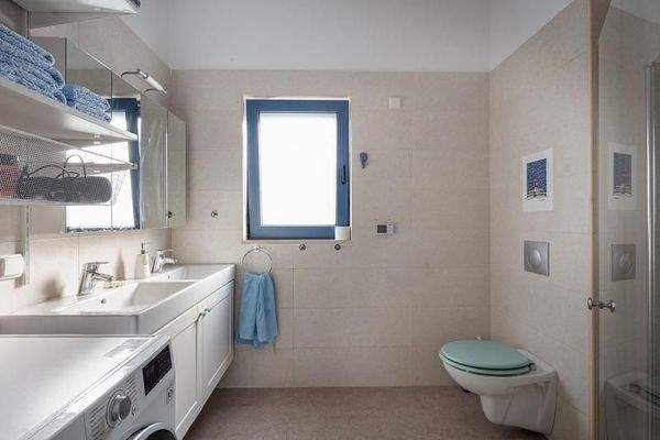 Kreta, Loutra: Steinvilla mit wunderschönem Meerblick zu verkaufen