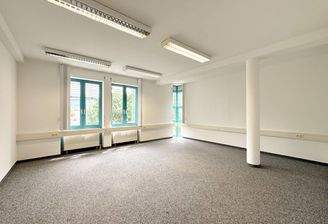 Großraumbüro mit fexiblen Nutzungsmöglichkeiten