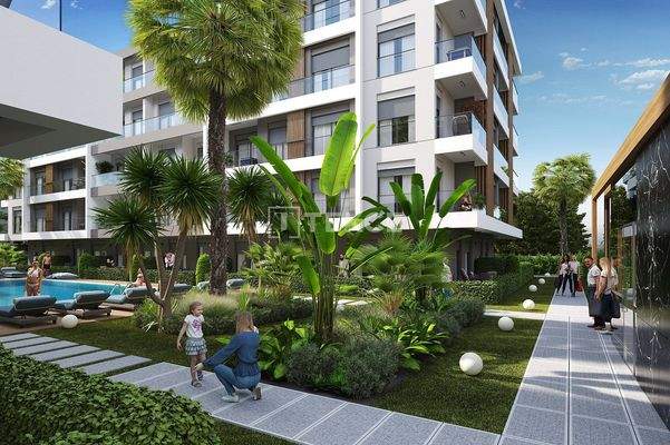 Apartments in a Complex with a Pool Near the Sea in İzmir Karşıyaka