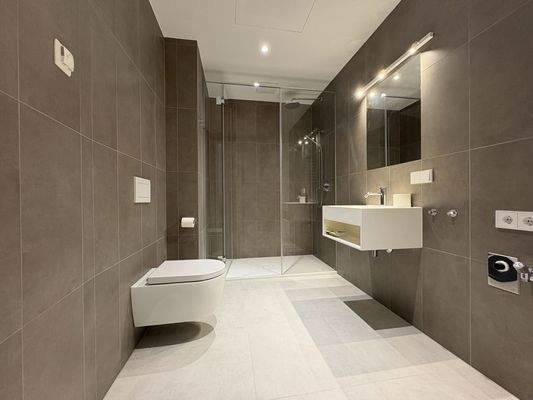 20251120_120825796_iOS