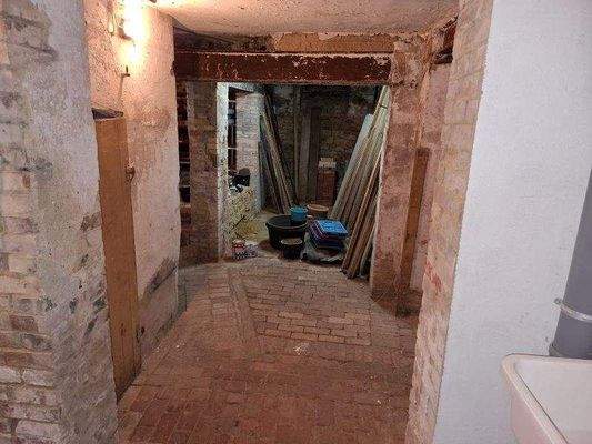 Zugang zu den Kellerräumen