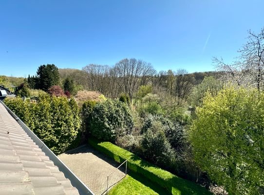 Blick zum Garagenhof