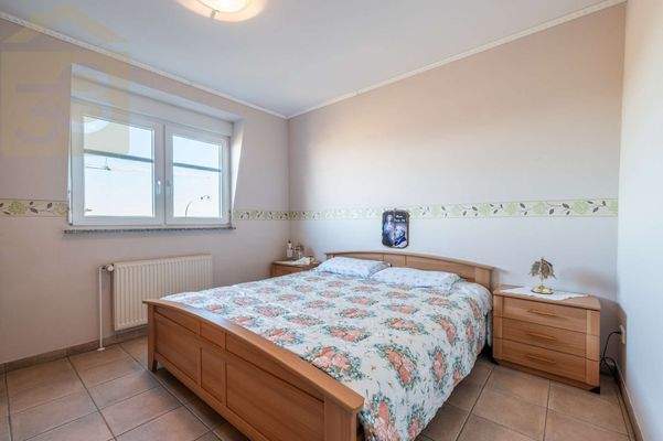 Arbeits-/Kinderzimmer 1