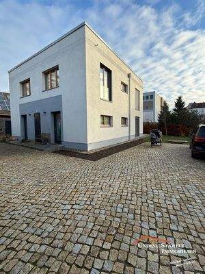 Hauseingang/ Stellplatz