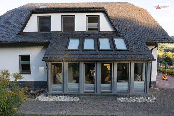 Hausansicht Wintergarten