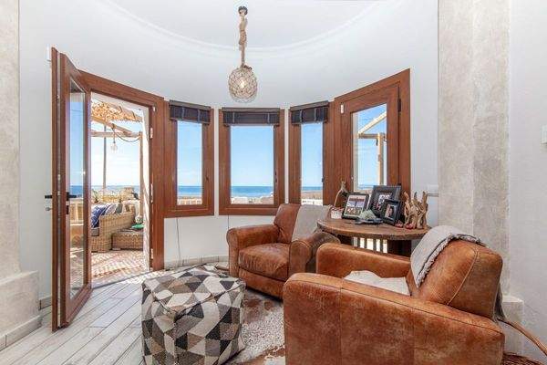 Lichtdurchfluteter Wohn- und Essbereich