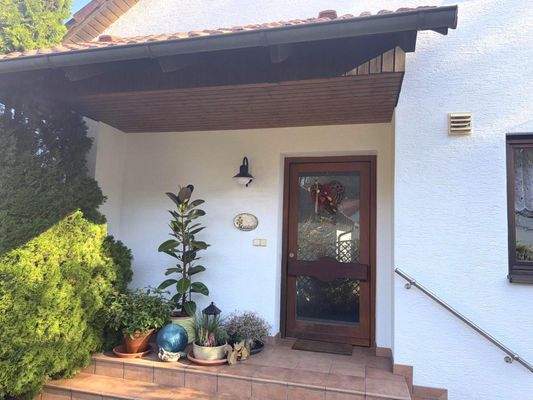 Hauseingang überdacht