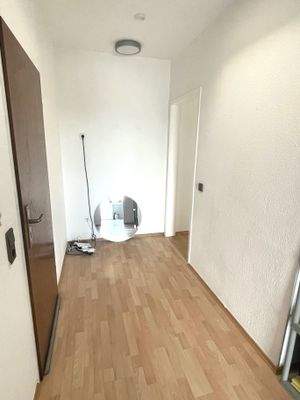 Eingangsflur mit Blick zum Flur Schlaftrakt