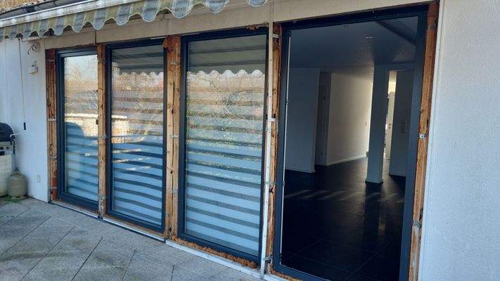Fehlende Fensterverkleidung