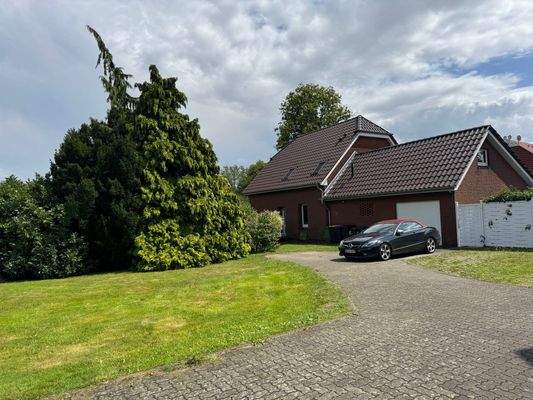 Vorderansicht / Zufahrt