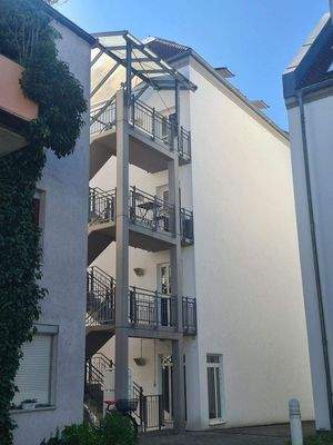 außenliegendes Treppenhaus