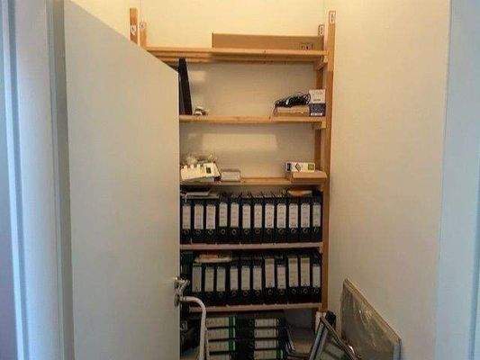 Abstellraum Büroeinheit im OG