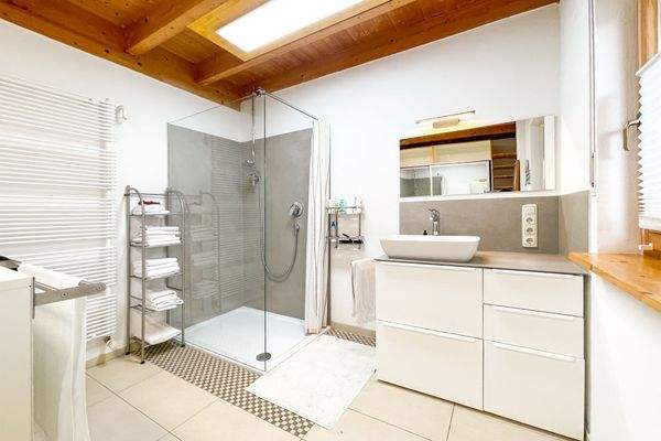 Großzügiges Badezimmer