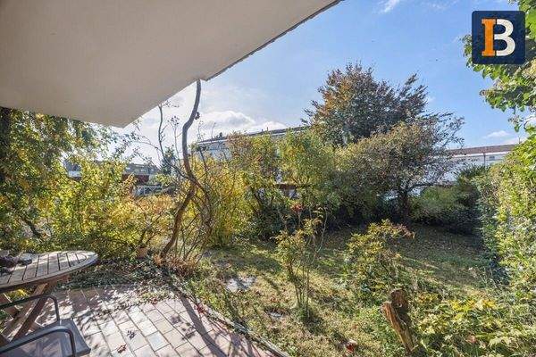 Terrasse + Garten vorne