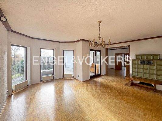 Wohnzimmer mit Zugang zur Terrasse