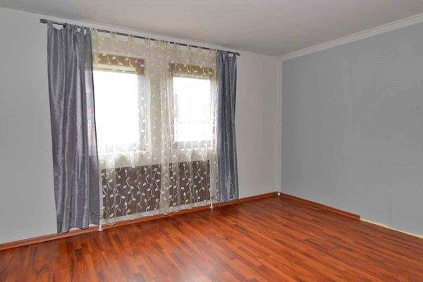 Schlafzimmer - Obergeschoss - Fenster Richtung Garten