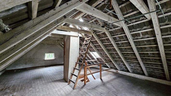 Dachboden: große Ausbaureserve
