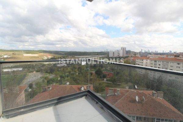 Modern Flats in Complex with Pool in Istanbul Eyupsultan