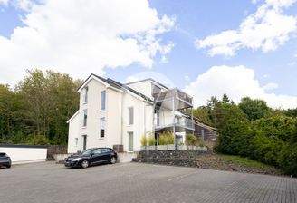 Außenansicht / Parkplätze