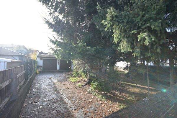 Ansicht - Großes renovierungsbedürftiges 2-3 Familienhaus mit Lager und Doppelgarage Kauf Bergheim Salzburg