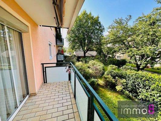 Balkon Blick ins Grüne 