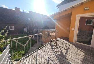 Terrasse und Gartenteil