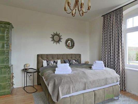 Doppelbett im Schlafzimmer