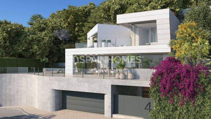 Detaches Sea-View Houses with Pools and Gardens in Málaga